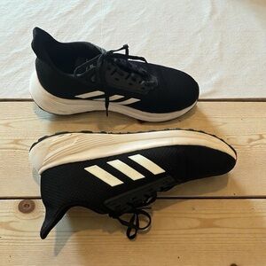 Adidas Pre Loved Black and White Athletic Shoes SIZE 5.5